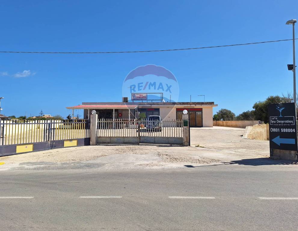 locale commerciale in vendita a Pachino