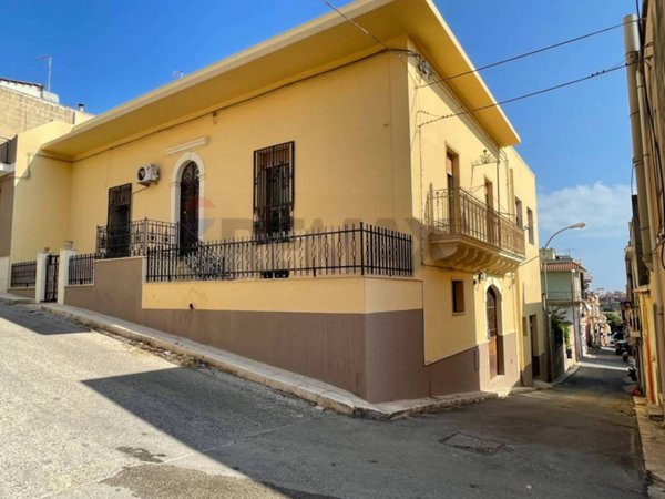casa indipendente in vendita a Pachino