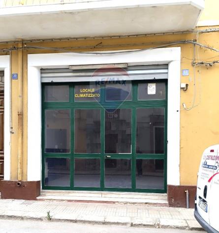 locale commerciale in vendita a Pachino