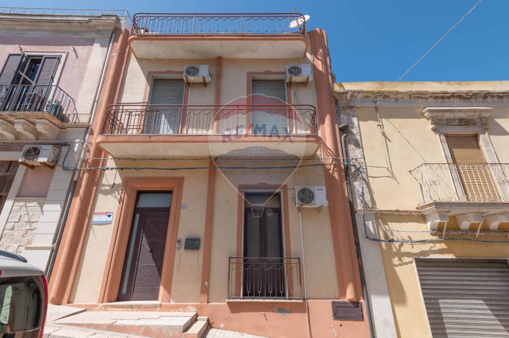 casa indipendente in vendita a Pachino