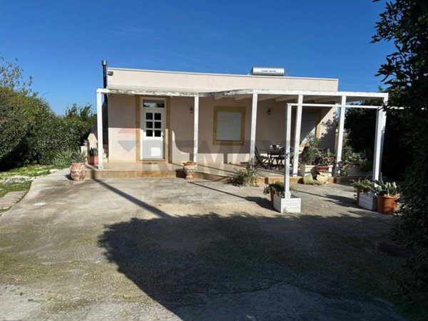casa indipendente in vendita a Pachino