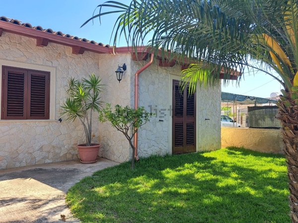casa indipendente in vendita a Pachino