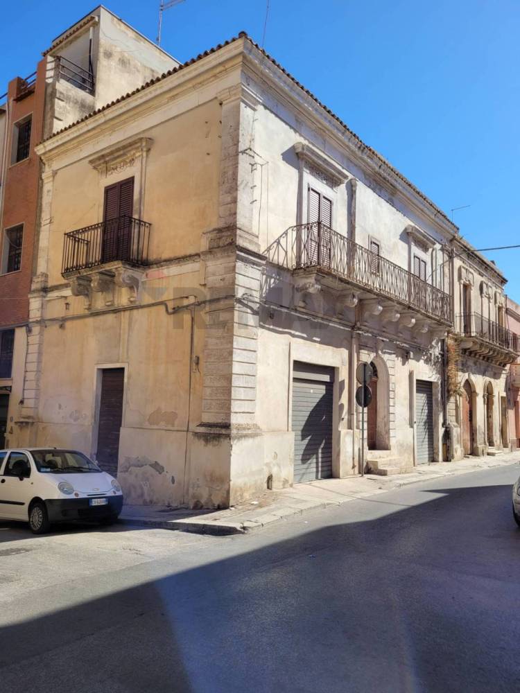 casa indipendente in vendita a Pachino