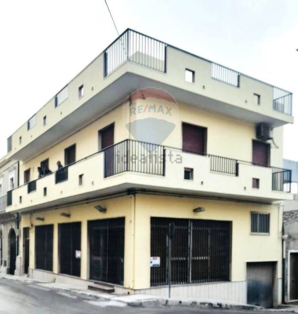 locale commerciale in vendita a Pachino