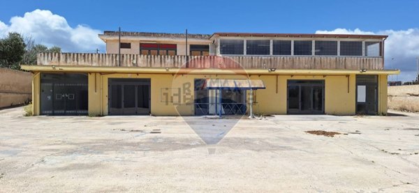 locale commerciale in vendita a Pachino