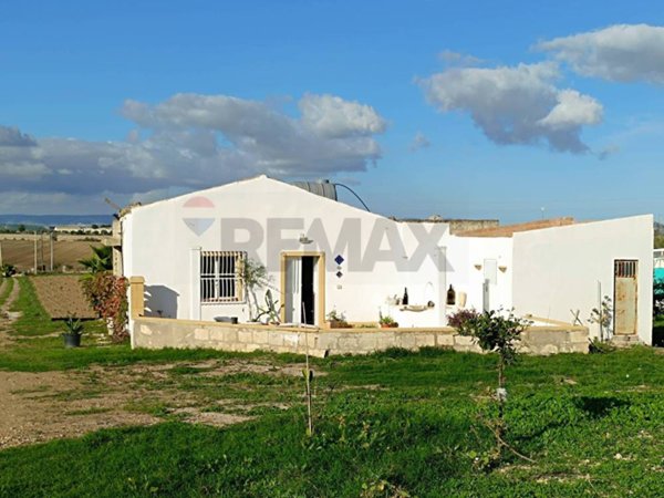 casa indipendente in vendita a Pachino