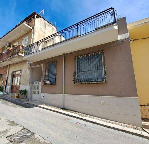 casa indipendente in vendita a Pachino