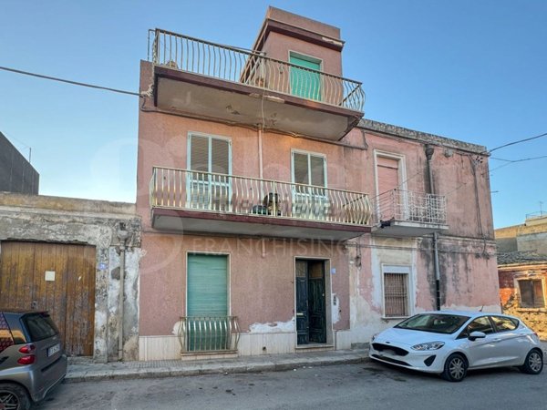 casa indipendente in vendita a Pachino