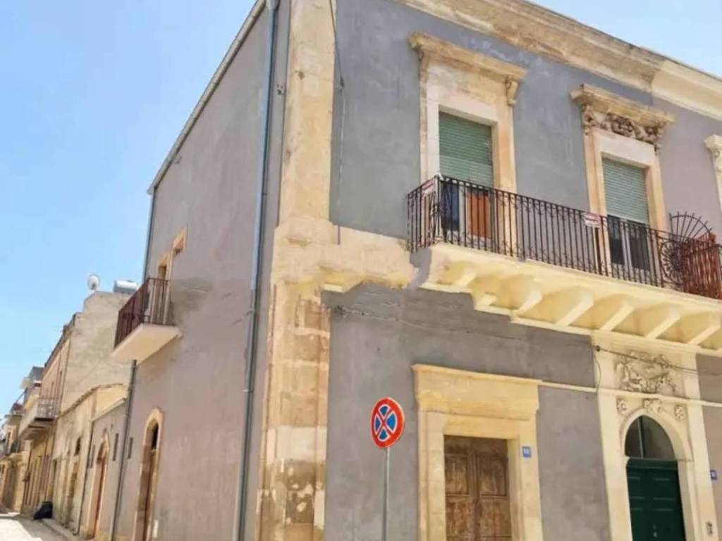 intera palazzina in vendita a Pachino