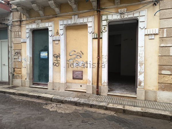 locale commerciale in vendita a Pachino