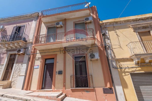 casa indipendente in vendita a Pachino