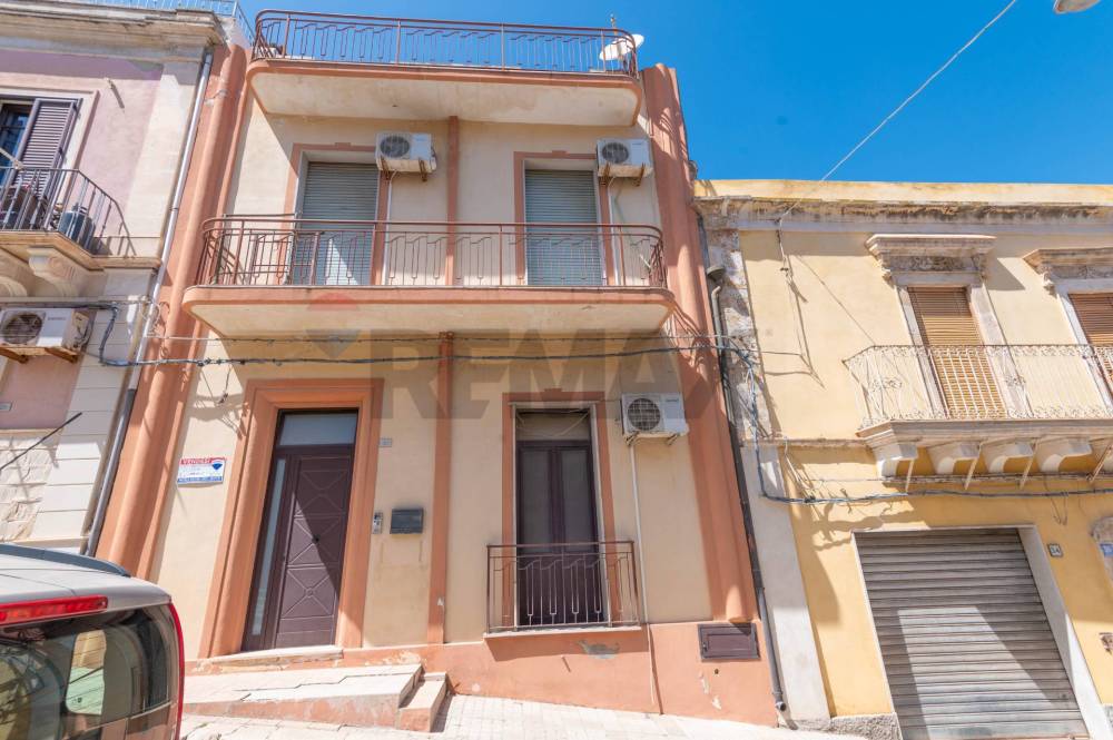 casa indipendente in vendita a Pachino