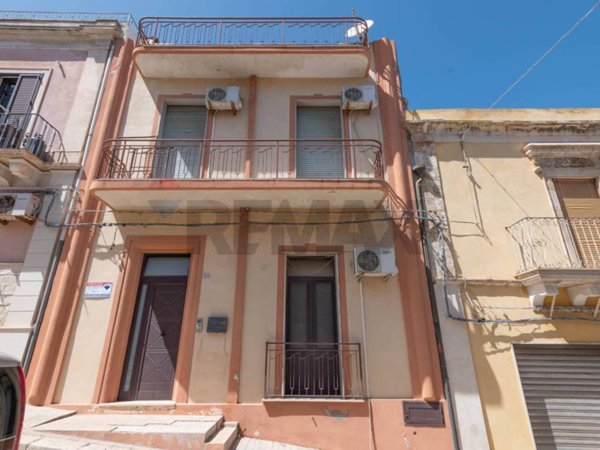 casa indipendente in vendita a Pachino