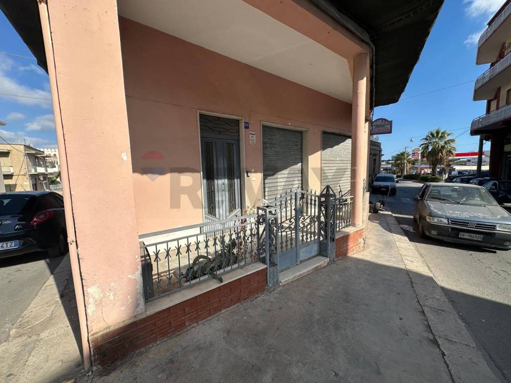 locale commerciale in vendita a Pachino