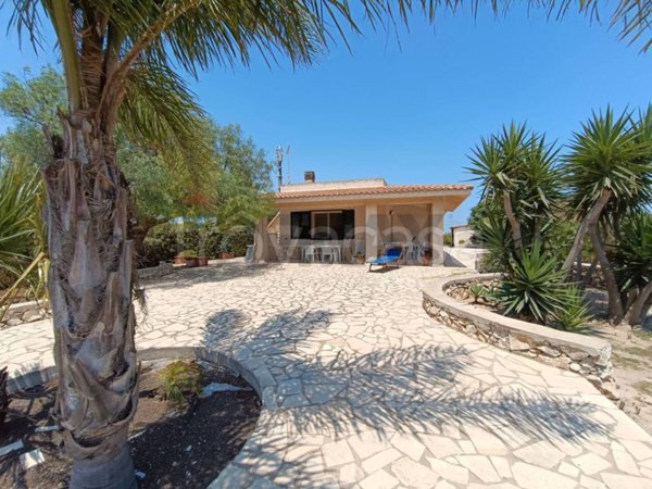 casa indipendente in vendita a Pachino