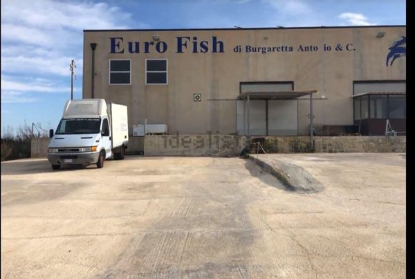 locale commerciale in vendita a Pachino