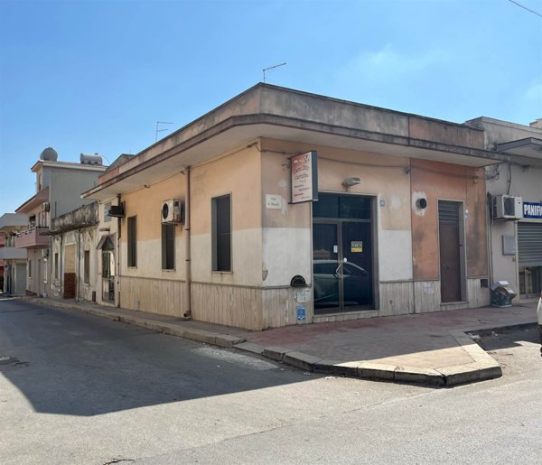 locale commerciale in vendita a Pachino