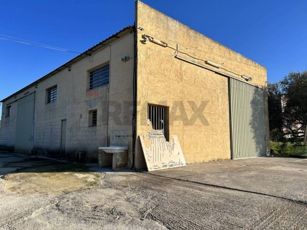 locale commerciale in vendita a Pachino