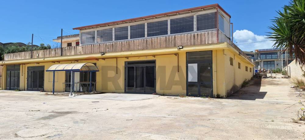 locale commerciale in vendita a Pachino