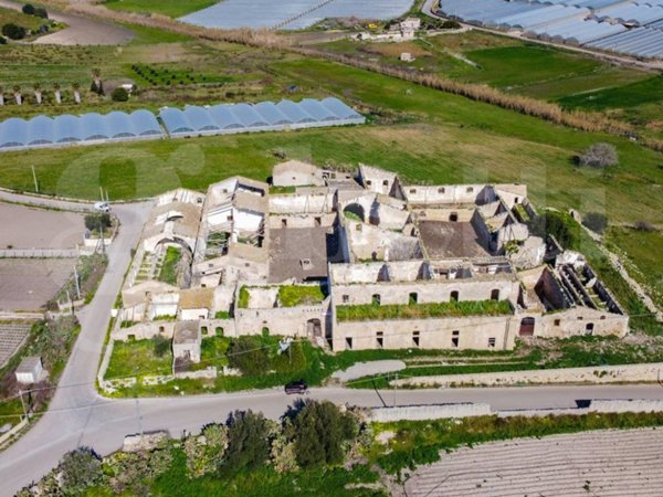 casa indipendente in vendita a Pachino