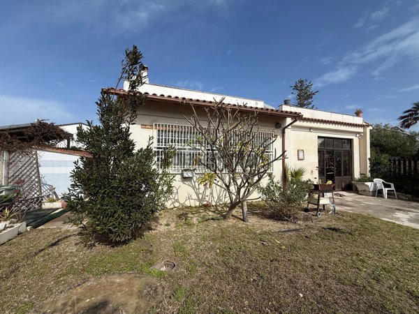 casa indipendente in vendita a Pachino