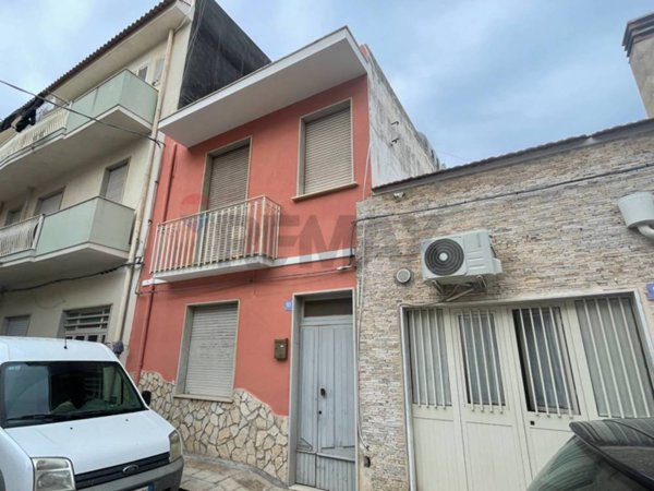 casa indipendente in vendita a Pachino