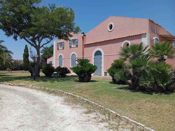 casa indipendente in vendita a Pachino in zona Marzamemi