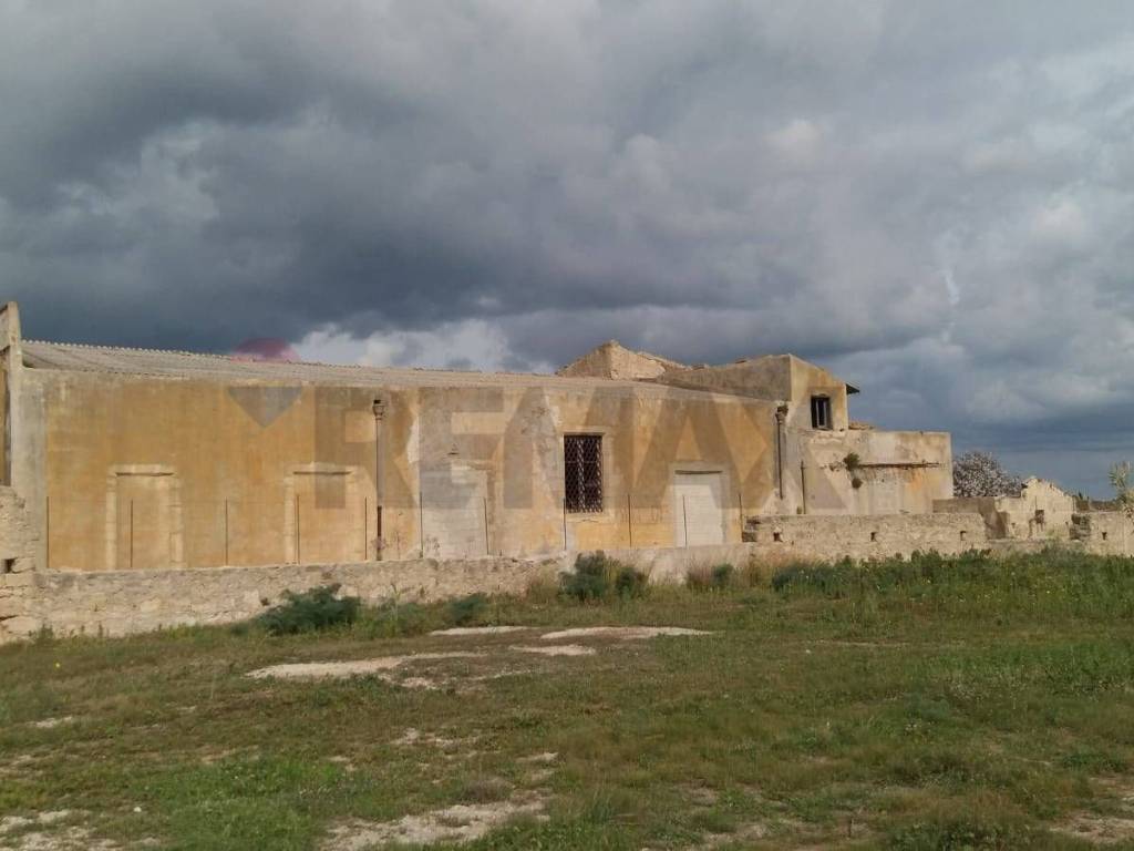 locale commerciale in vendita a Pachino in zona Marzamemi