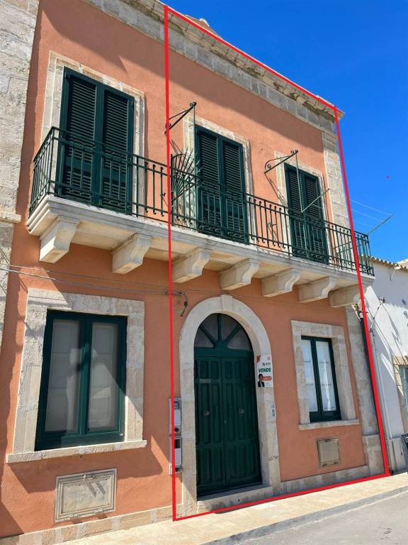 casa indipendente in vendita a Pachino in zona Marzamemi