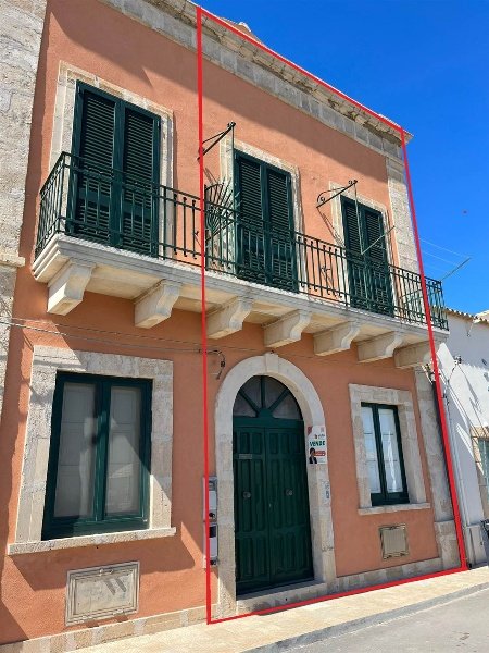 casa indipendente in vendita a Pachino in zona Marzamemi