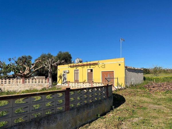 casa indipendente in vendita a Pachino