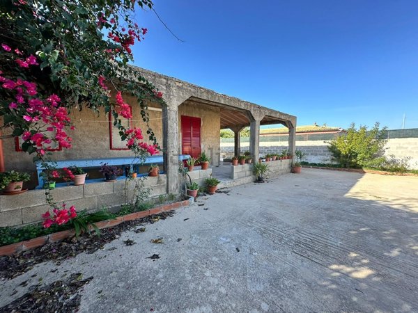 casa indipendente in vendita a Pachino
