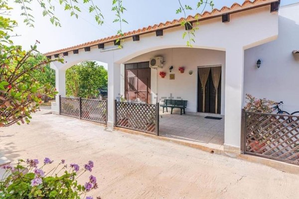casa indipendente in vendita a Pachino in zona Marzamemi