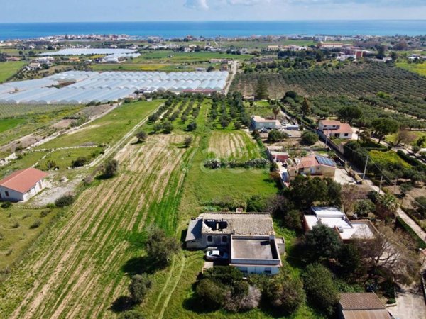 casa indipendente in vendita a Pachino in zona Marzamemi