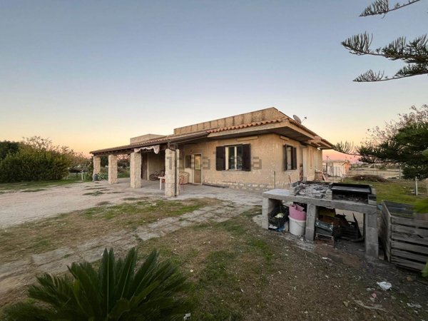 casa indipendente in vendita a Pachino