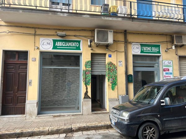 locale commerciale in vendita a Pachino
