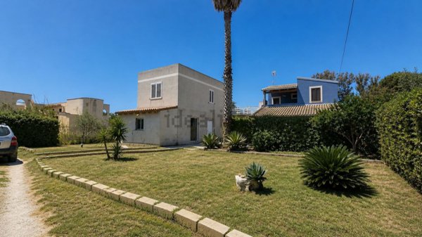 casa indipendente in vendita a Pachino in zona Marzamemi