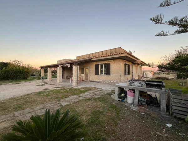 casa indipendente in vendita a Pachino in zona Marzamemi