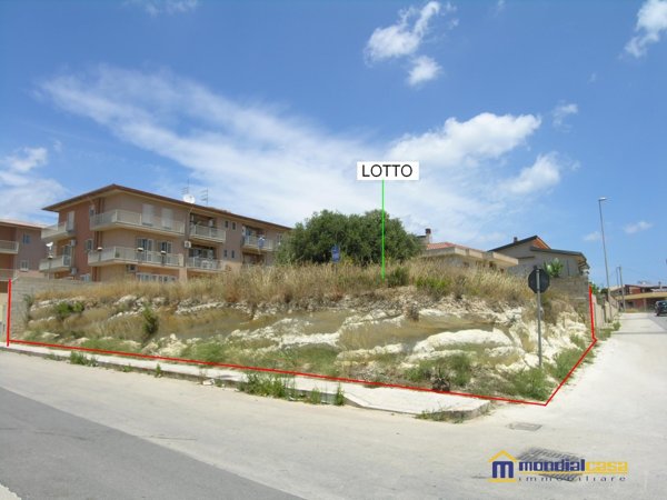 casa indipendente in vendita a Pachino