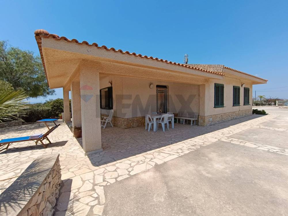 casa indipendente in vendita a Pachino in zona Marzamemi