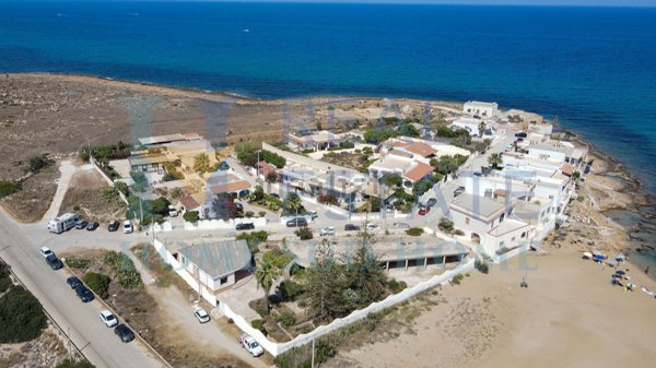casa indipendente in vendita a Pachino in zona Marzamemi