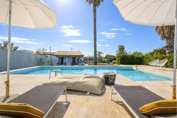 casa indipendente in vendita a Pachino in zona Marzamemi