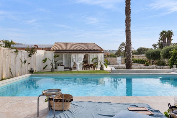 casa indipendente in vendita a Pachino in zona Marzamemi