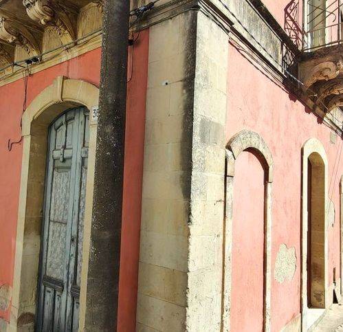 casa indipendente in vendita a Palazzolo Acreide