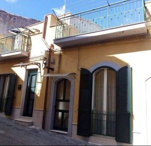 casa indipendente in vendita a Palazzolo Acreide