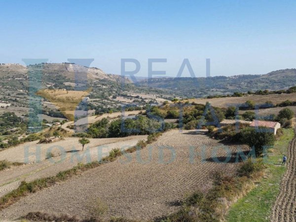 casa indipendente in vendita a Palazzolo Acreide