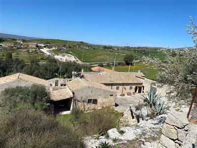 casa indipendente in vendita a Palazzolo Acreide
