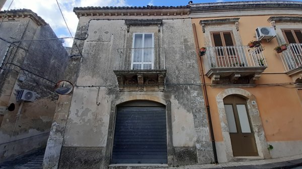 casa indipendente in vendita a Palazzolo Acreide
