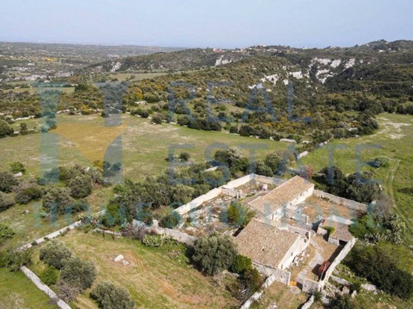 casa indipendente in vendita a Palazzolo Acreide