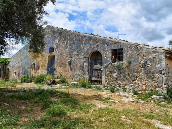 casa indipendente in vendita a Palazzolo Acreide